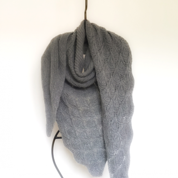 bojeshawl-amano-eco-puna-grau-2.png